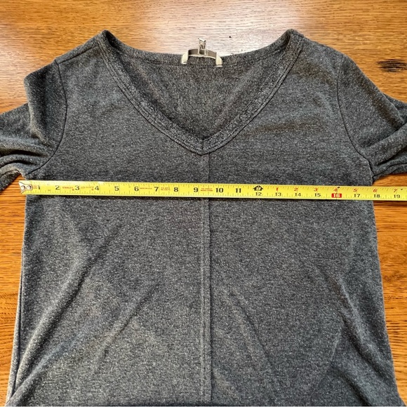 ⭐️ BKE Gray Pullover Sweatshirt Size XS - Picture 6 of 10